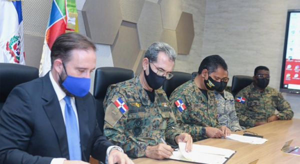 MIDE y CTO firman convenio para elevar desempeño académico de médicos militares